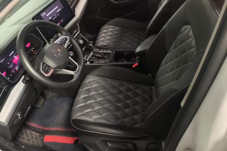 Used Volkswagen Sagitar 2023 300TSI DSG Excellence Edition Left Front Seat