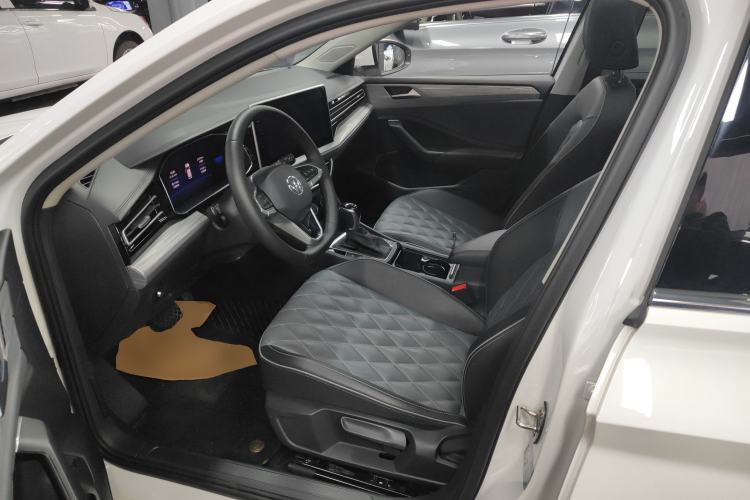 Used Volkswagen Sagitar 2023 300TSI DSG Excellence Edition Left Front Seat