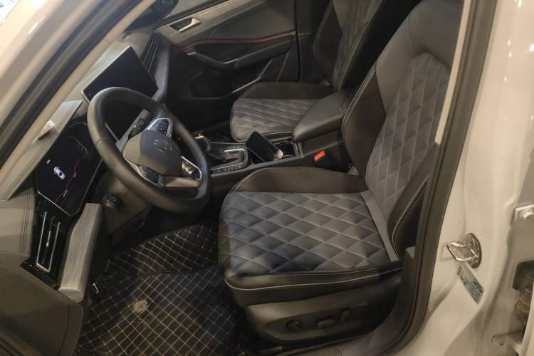 Used Volkswagen Sagitar 2023 300TSI DSG Excellence Edition Left Front Seat