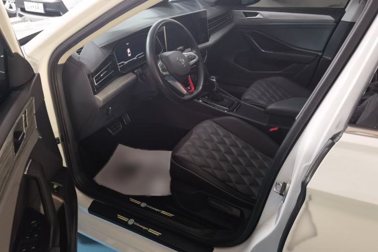 Used Volkswagen Sagitar 2023 300TSI DSG Excellence Edition Left Front Seat