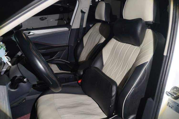 Used Volkswagen Sagitar 2023 300TSI DSG Excellence Edition Left Front Seat