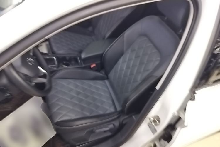 Used Volkswagen Sagitar 2023 300TSI DSG Excellence Edition Left Front Seat