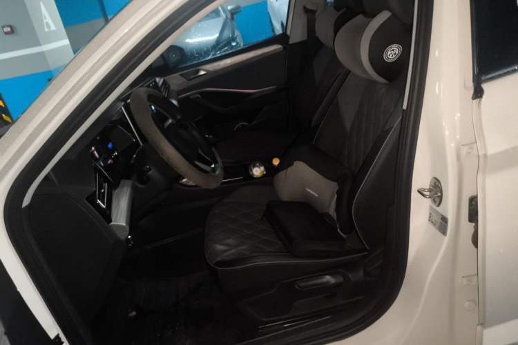 Used Volkswagen Sagitar 2023 300TSI DSG Excellence Edition Left Front Seat