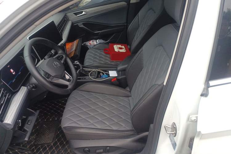 Used Volkswagen Sagitar 2023 300TSI DSG Excellence Edition Left Front Seat