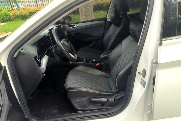 Used Volkswagen Sagitar 2023 300TSI DSG Excellence Edition Left Front Seat