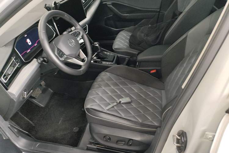 Used Volkswagen Sagitar 2023 300TSI DSG Excellence Edition Left Front Seat