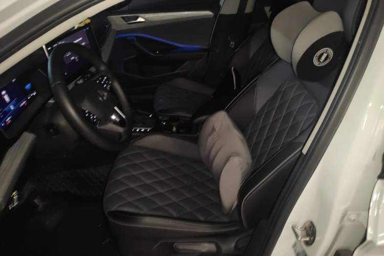 Used Volkswagen Sagitar 2023 300TSI DSG Excellence Edition Left Front Seat