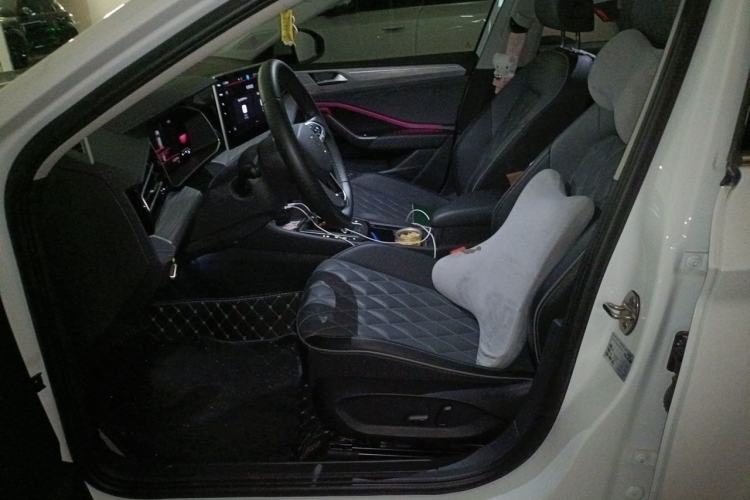 Used Volkswagen Sagitar 2023 300TSI DSG Excellence Edition Left Front Seat