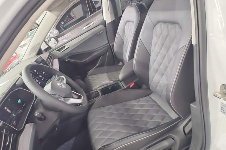 Used Volkswagen Sagitar 2023 280TSI DSG Excellence Edition Left Front Seat