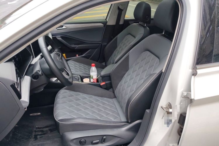 Used Volkswagen Sagitar 2023 300TSI DSG Excellence Edition Left Front Seat
