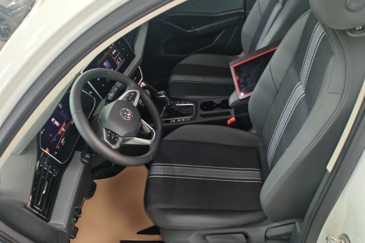 Used Volkswagen Sagitar 2023 300TSI DSG Flyover Edition Left Front Seat