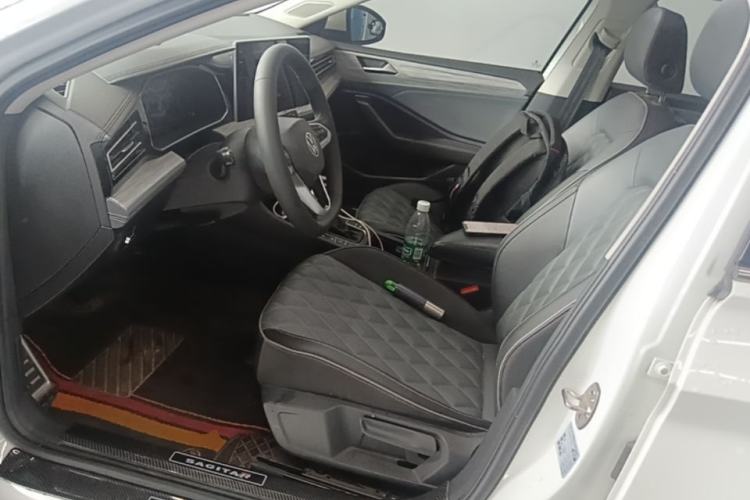 Used Volkswagen Sagitar 2023 300TSI DSG Excellence Edition Left Front Seat