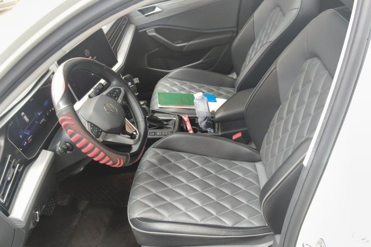 Used Volkswagen Sagitar 2023 300TSI DSG Excellence Edition Left Front Seat