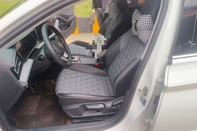 Used Volkswagen Sagitar 2023 300TSI DSG Excellence Edition Left Front Seat
