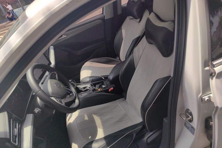 Used Volkswagen Sagitar 2023 300TSI DSG Excellence Edition Left Front Seat