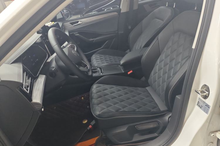 Used Volkswagen Sagitar 2023 300TSI DSG Excellence Edition Left Front Seat