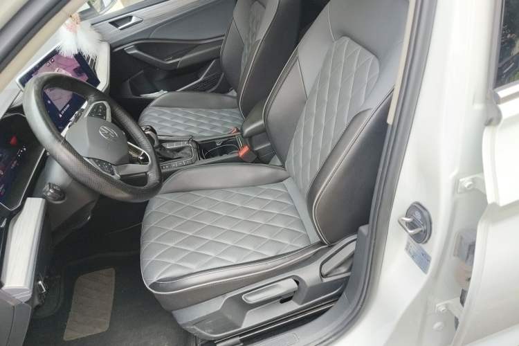 Used Volkswagen Sagitar 2023 300TSI DSG Excellence Edition Left Front Seat