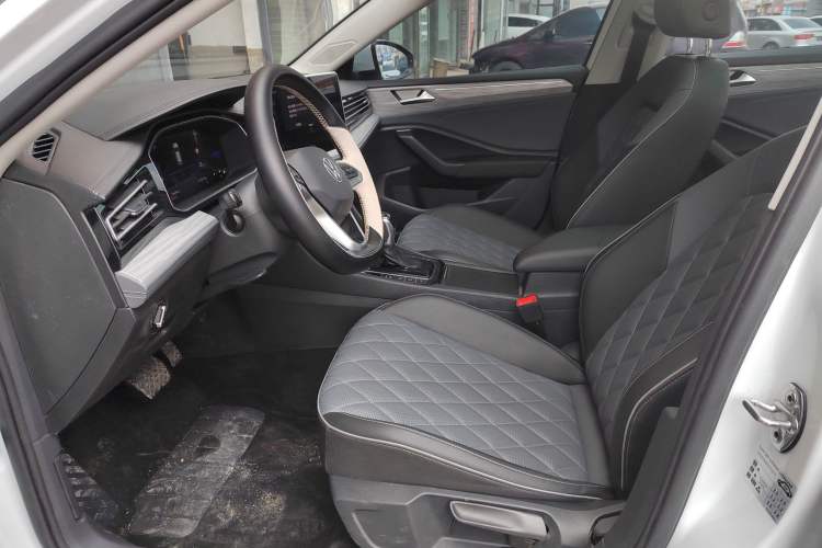 Used Volkswagen Sagitar 2023 300TSI DSG Excellence Edition Left Front Seat