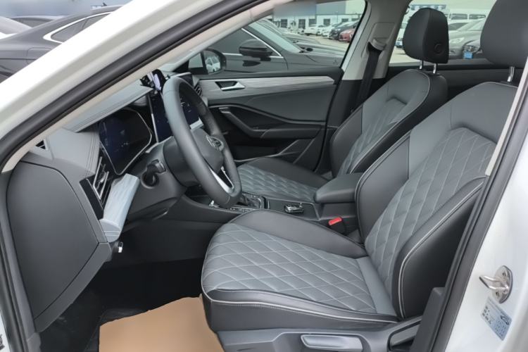 Used Volkswagen Sagitar 2023 300TSI DSG Excellence Edition Left Front Seat