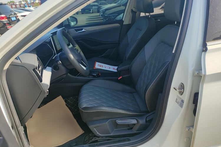 Used Volkswagen Sagitar 2023 300TSI DSG Excellence Edition Left Front Seat