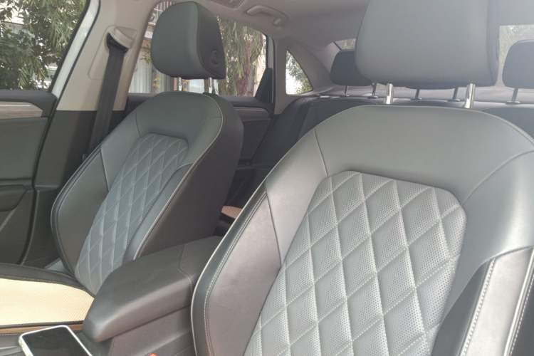 Used Volkswagen Sagitar 2023 300TSI DSG Excellence Edition Left Front Seat