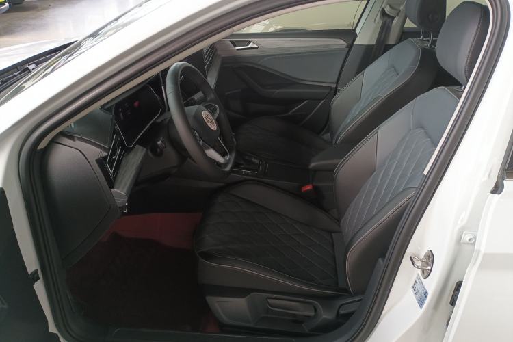 Used Volkswagen Sagitar 2023 300TSI DSG Excellence Edition Left Front Seat