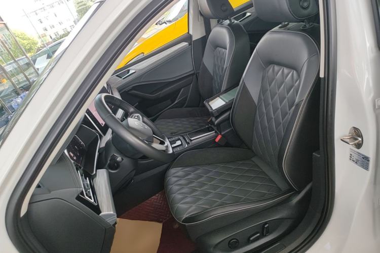Used Volkswagen Sagitar 2023 300TSI DSG Excellence Edition Left Front Seat