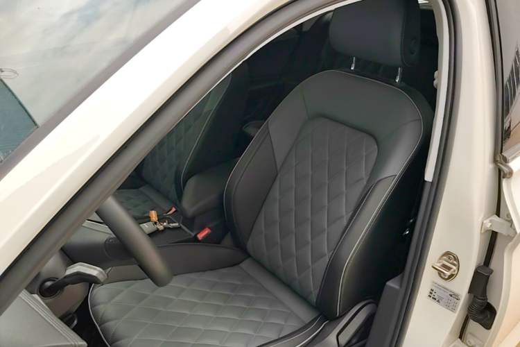 Used Volkswagen Sagitar 2023 280TSI DSG Excellence Edition Left Front Seat