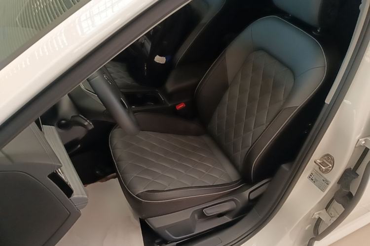 Used Volkswagen Sagitar 2023 300TSI DSG Excellence Edition Left Front Seat