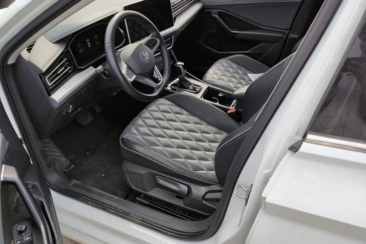 Used Volkswagen Sagitar 2023 200TSI DSG Excellence Edition Left Front Seat