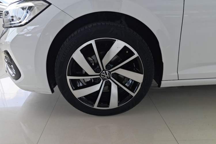 Used Volkswagen Sagitar 2023 300TSI DSG Excellence Edition Left Front Wheel Hub