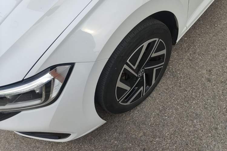 Used Volkswagen Sagitar 2023 300TSI DSG Excellence Edition Left Front Wheel Hub