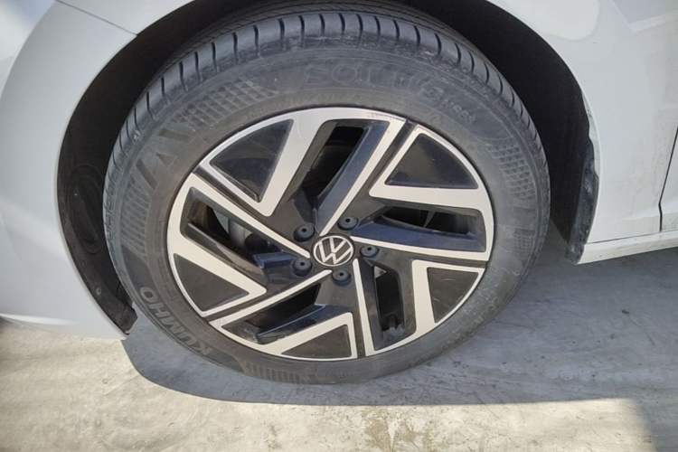 Used Volkswagen Sagitar 2023 300TSI DSG Excellence Edition Left Front Wheel Hub
