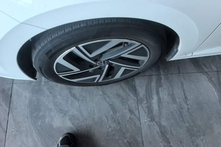 Used Volkswagen Sagitar 2023 300TSI DSG Excellence Edition Left Front Wheel Hub
