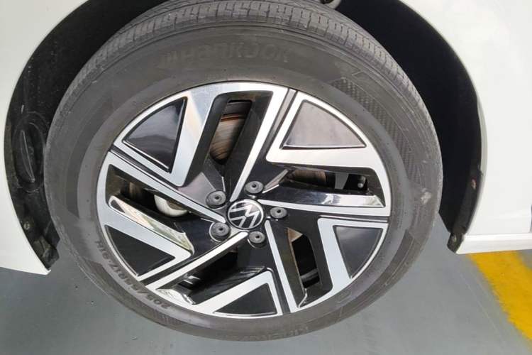 Used Volkswagen Sagitar 2023 280TSI DSG Beyond Lite Edition Left Front Wheel Hub
