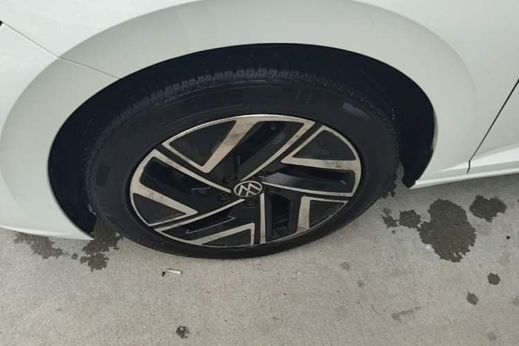 Used Volkswagen Sagitar 2023 300TSI DSG Excellence Edition Left Front Wheel Hub