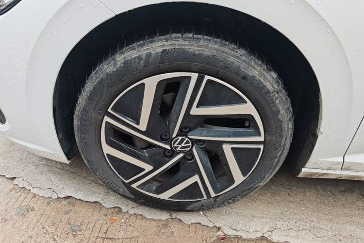 Used Volkswagen Sagitar 2023 300TSI DSG Excellence Edition Left Front Wheel Hub