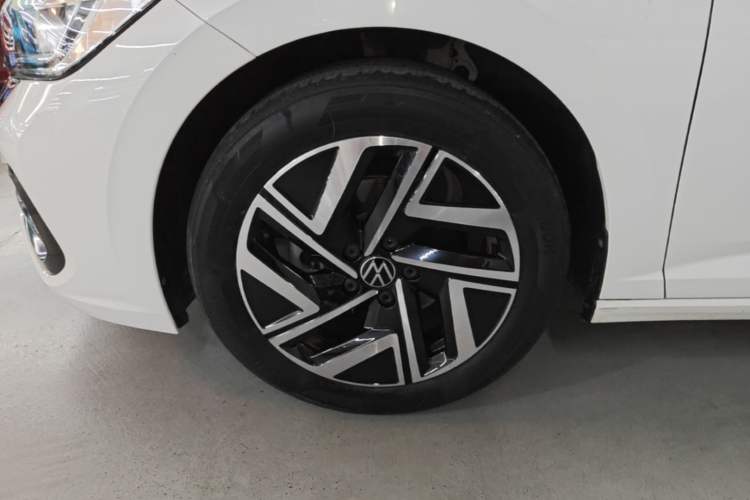 Used Volkswagen Sagitar 2023 300TSI DSG Excellence Edition Left Front Wheel Hub
