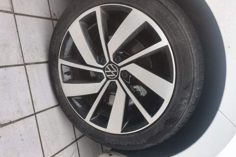 Used Volkswagen Sagitar 2023 300TSI DSG Excellence Edition Left Front Wheel Hub