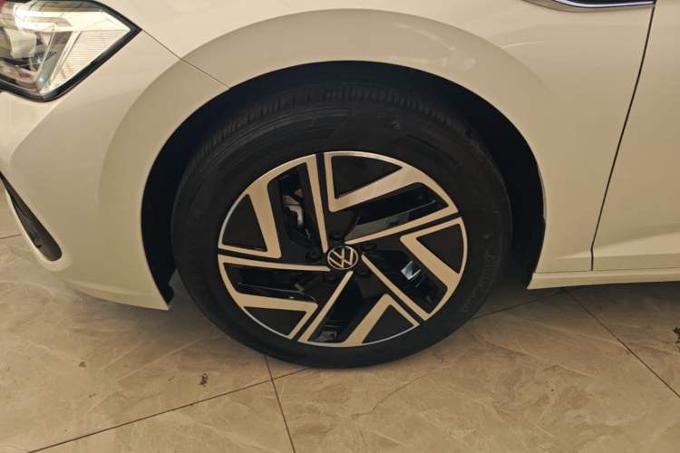 Used Volkswagen Sagitar 2023 300TSI DSG Excellence Edition Left Front Wheel Hub