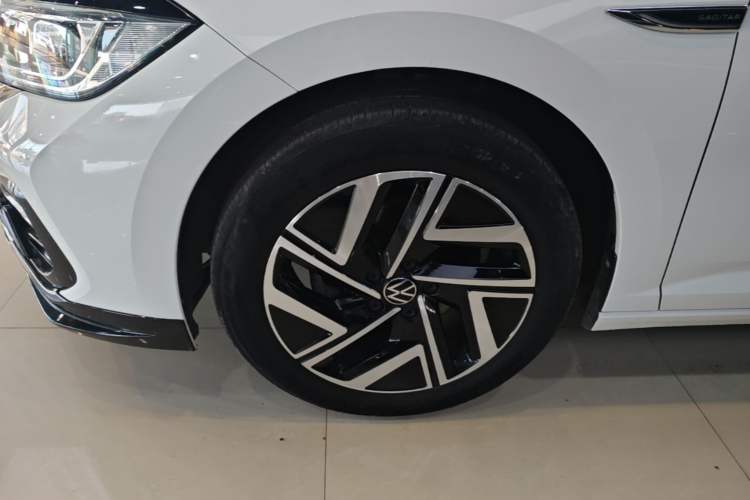 Used Volkswagen Sagitar 2023 300TSI DSG Excellence Edition Left Front Wheel Hub