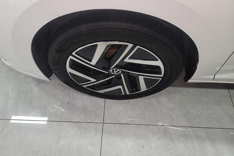 Used Volkswagen Sagitar 2023 300TSI DSG Excellence Edition Left Front Wheel Hub