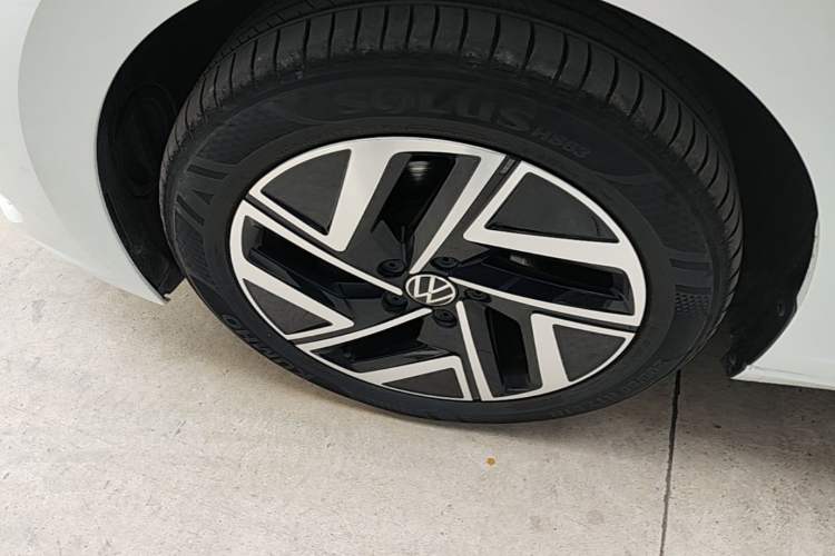 Used Volkswagen Sagitar 2023 300TSI DSG Excellence Edition Left Front Wheel Hub