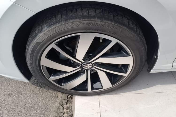 Used Volkswagen Sagitar 2023 300TSI DSG Excellence Edition Left Front Wheel Hub