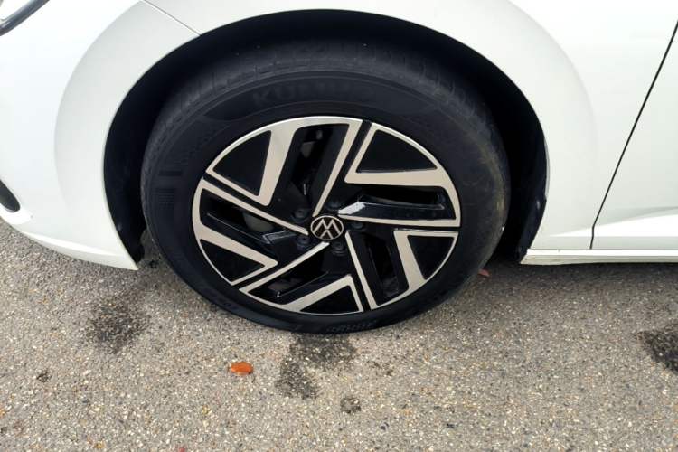 Used Volkswagen Sagitar 2023 300TSI DSG Excellence Edition Left Front Wheel Hub