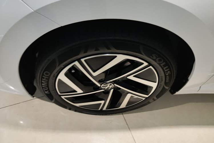 Used Volkswagen Sagitar 2023 280TSI DSG Beyond Lite Edition Left Front Wheel Hub