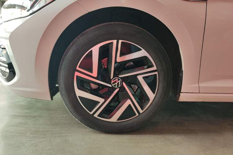 Used Volkswagen Sagitar 2023 280TSI DSG Beyond Lite Edition Left Front Wheel Hub