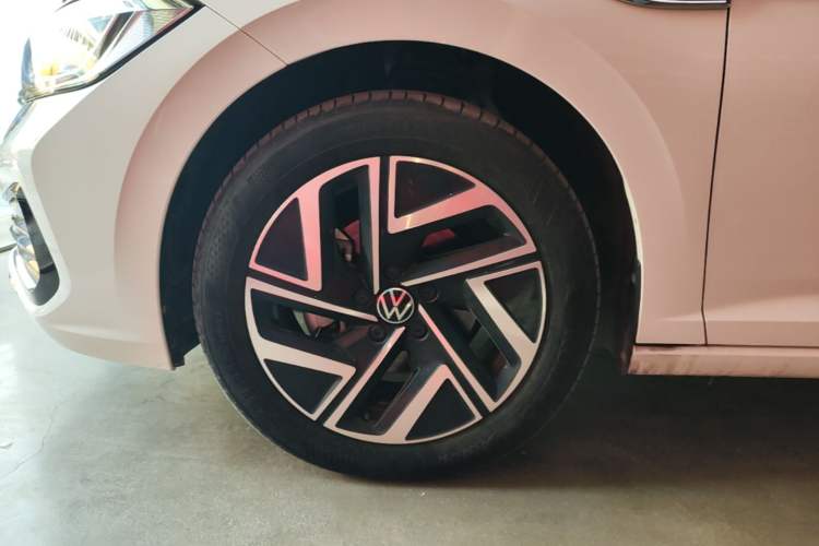 Used Volkswagen Sagitar 2023 300TSI DSG Excellence Edition Left Front Wheel Hub