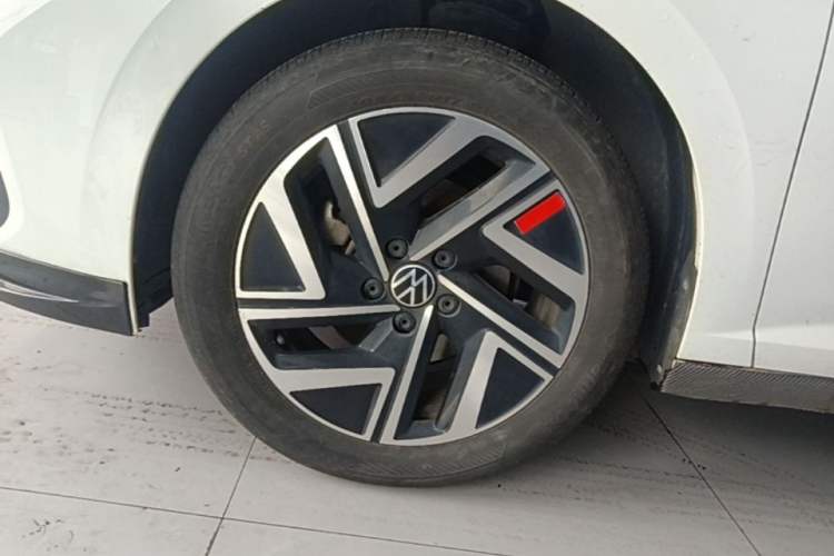 Used Volkswagen Sagitar 2023 300TSI DSG Excellence Edition Left Front Wheel Hub