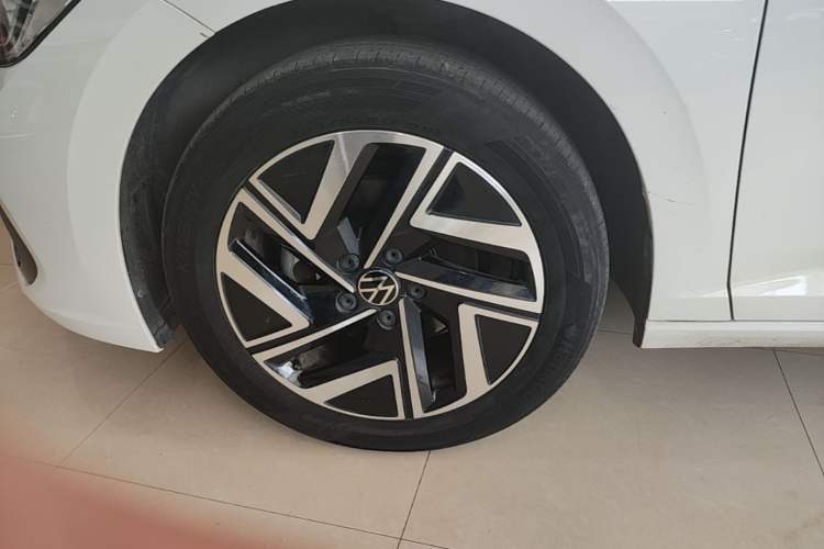 Used Volkswagen Sagitar 2023 300TSI DSG Excellence Edition Left Front Wheel Hub